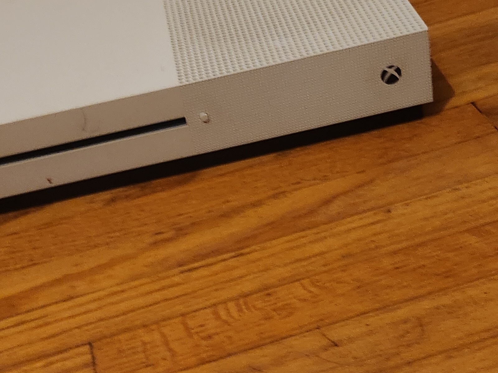 Used Xbox 1 Comes With Cord And Controller