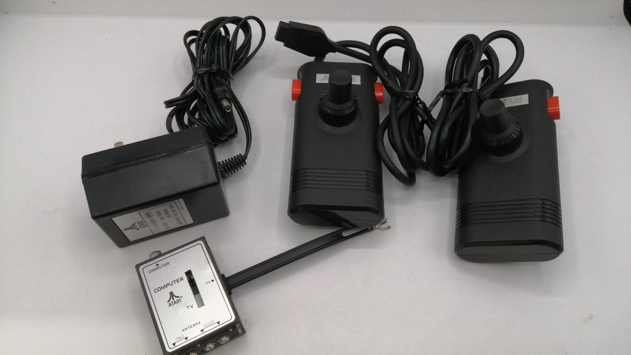 Game console model ATARI2800 ATARI