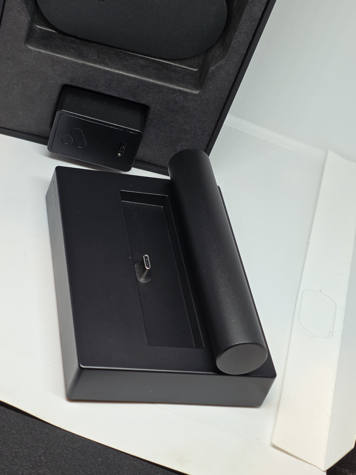 Analogue Pocket Dock Black With USB-C And HDMI Cable New Open Box Item