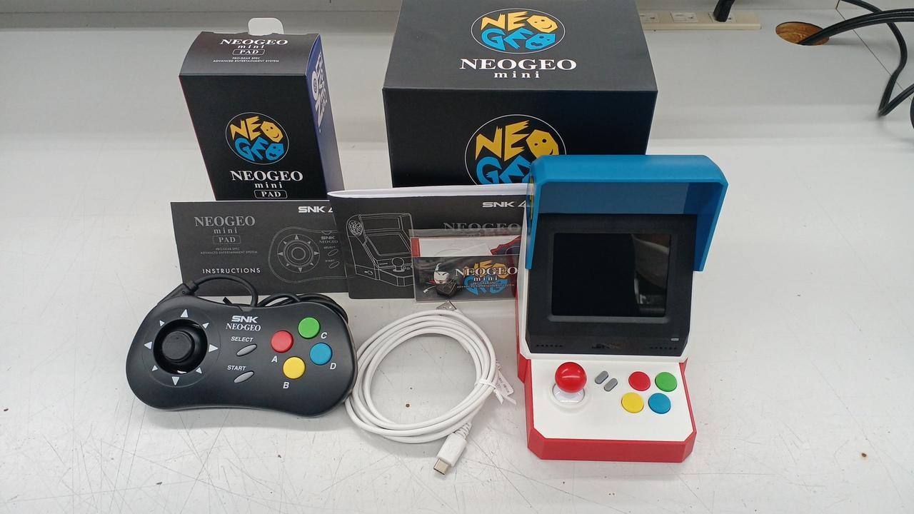 NEOGEO mini Model FM1J2X1800 SNK