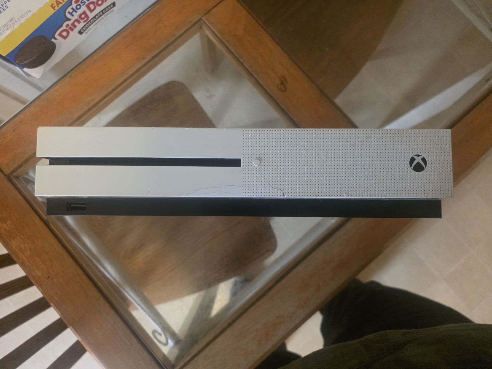 Microsoft Xbox One S 1tb – White *console only* COSMETIC DAMAGE TESTED