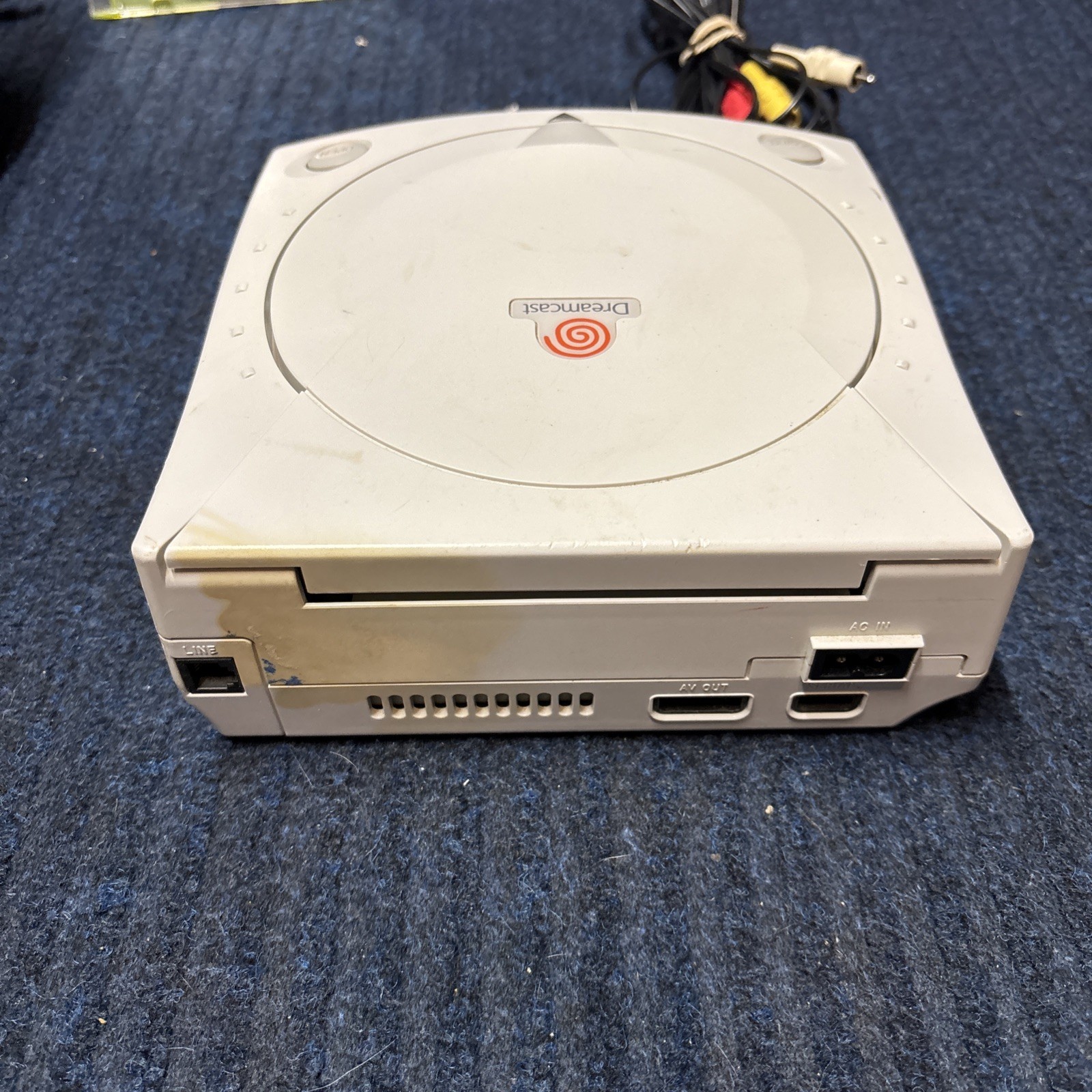 Saga Dreamcast Console Two Controllers, Game, Power And AV Cable HKT-3020 TESTED