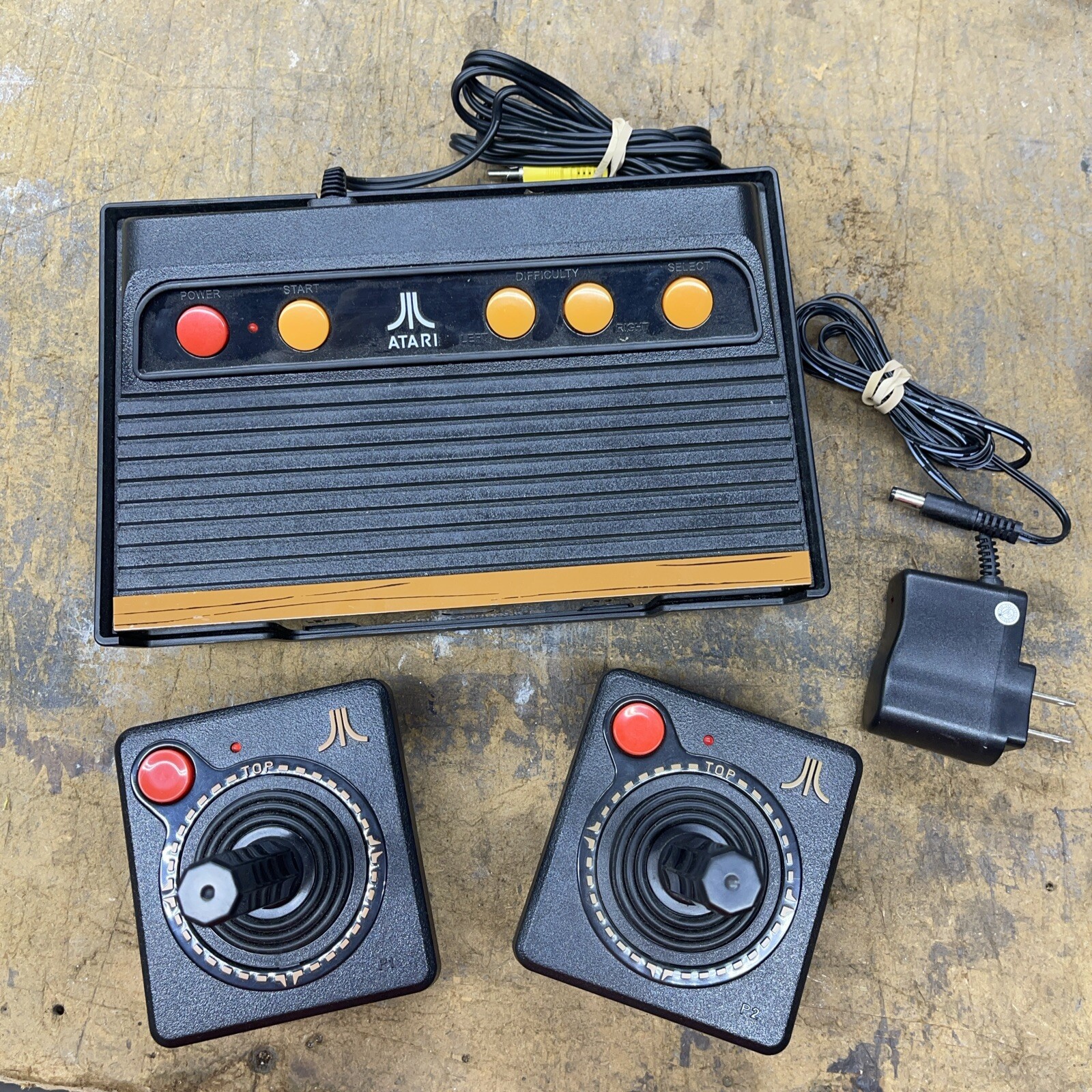 Atari Flashback 5 – 92 Classic Games Console 2 Wireless Controllers