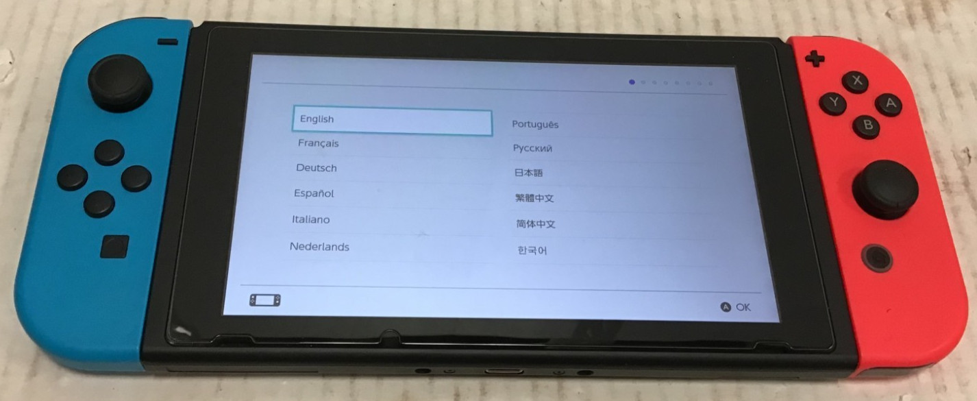 (MA3) Nintendo Switch Handheld Gaming Console HAC-001