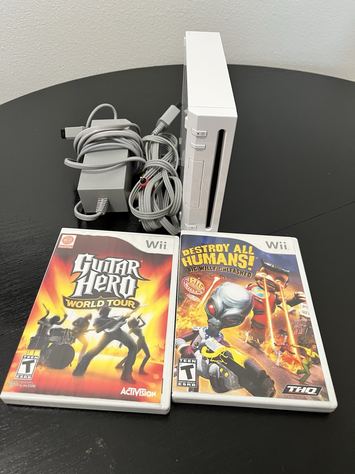 Nintendo Wii Console RVL-001 White with power cord/TV cord TESTED Works 2 Games
