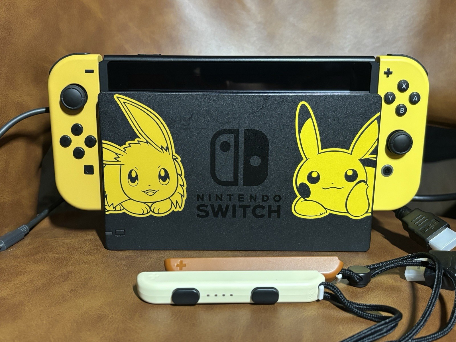 Nintendo Switch Console Let’s Go Pikachu! Edition Console Dock Joycons + cables!