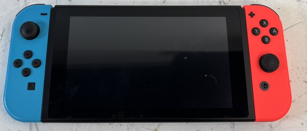 NINTENDO SWITCH HANDHELD – HAC-001 (P15027995)
