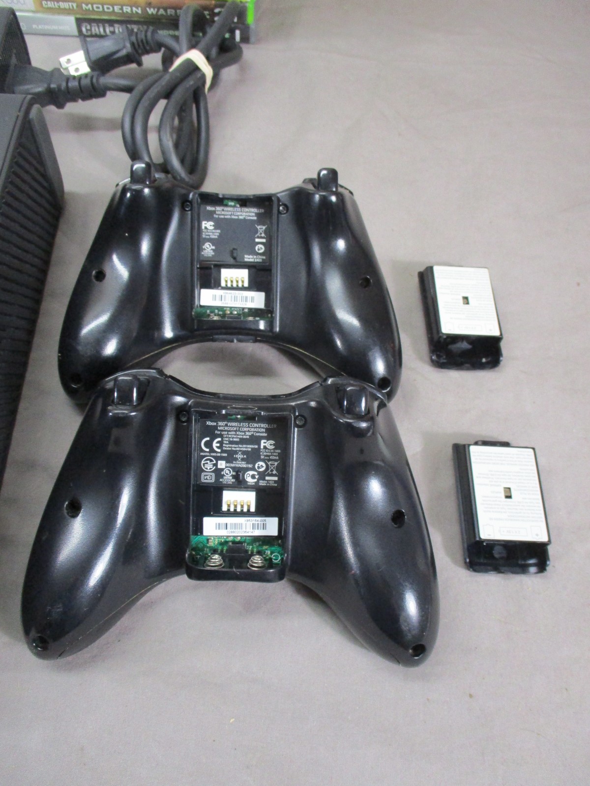ENORMOUS Xbox 360 Console Model 1538 w/ 2 Controllers and 35 GAMES LOT