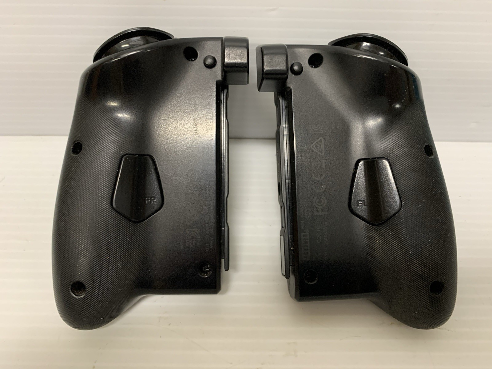 Nintendo Switch HAC-001 w/Hori Split Pads and Charger Working