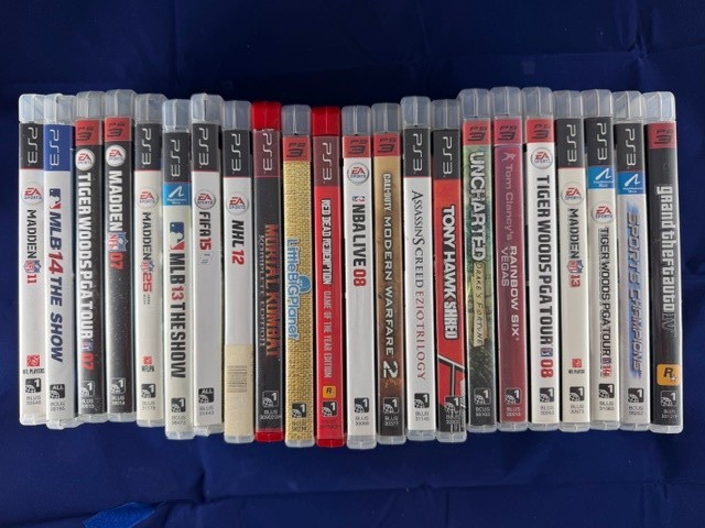 Sony PlayStation 3 250GB Console – Move Motion, 2 controllers and 22 Games