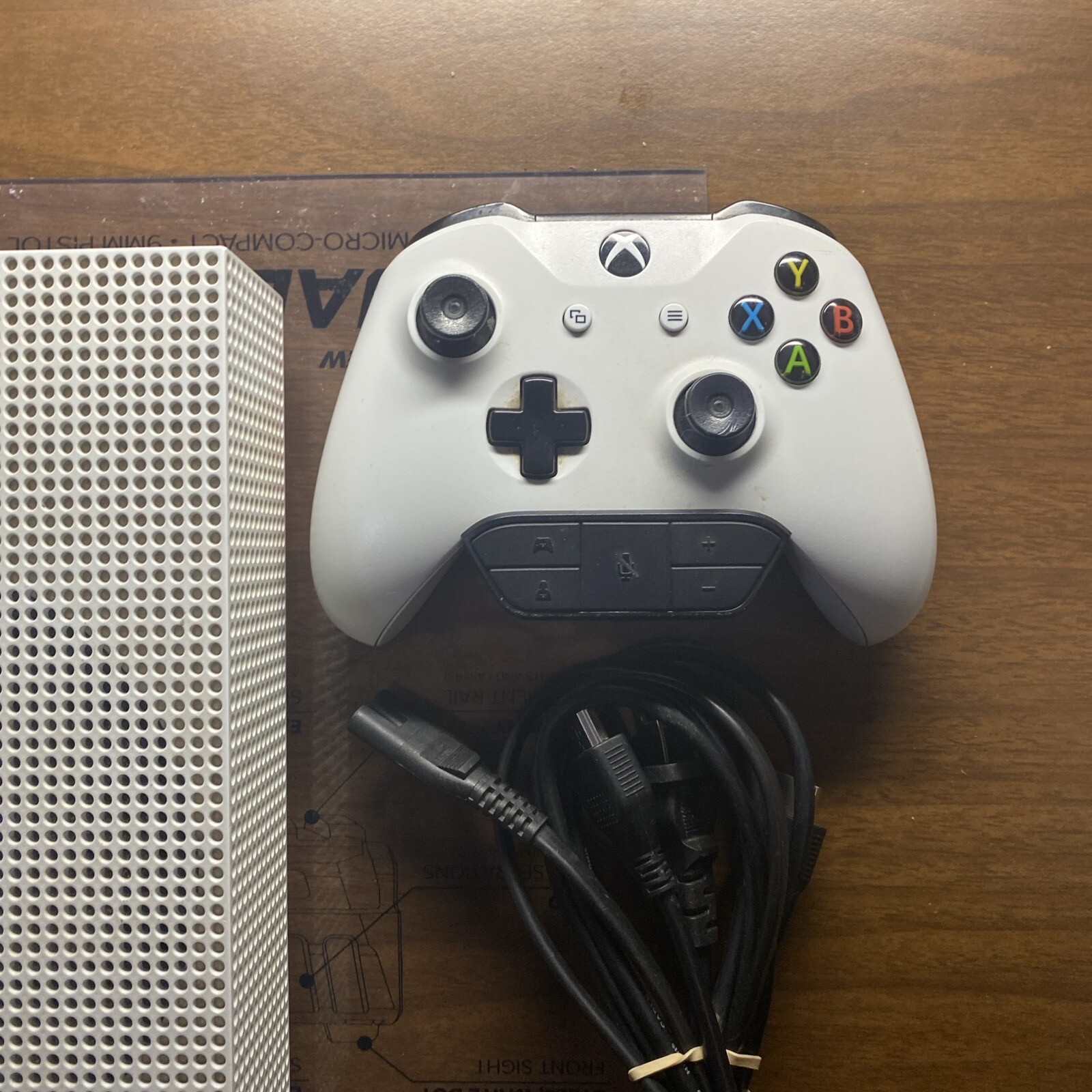 Microsoft Xbox One S 1TB Console And Controller – Adult Owned Tested Working