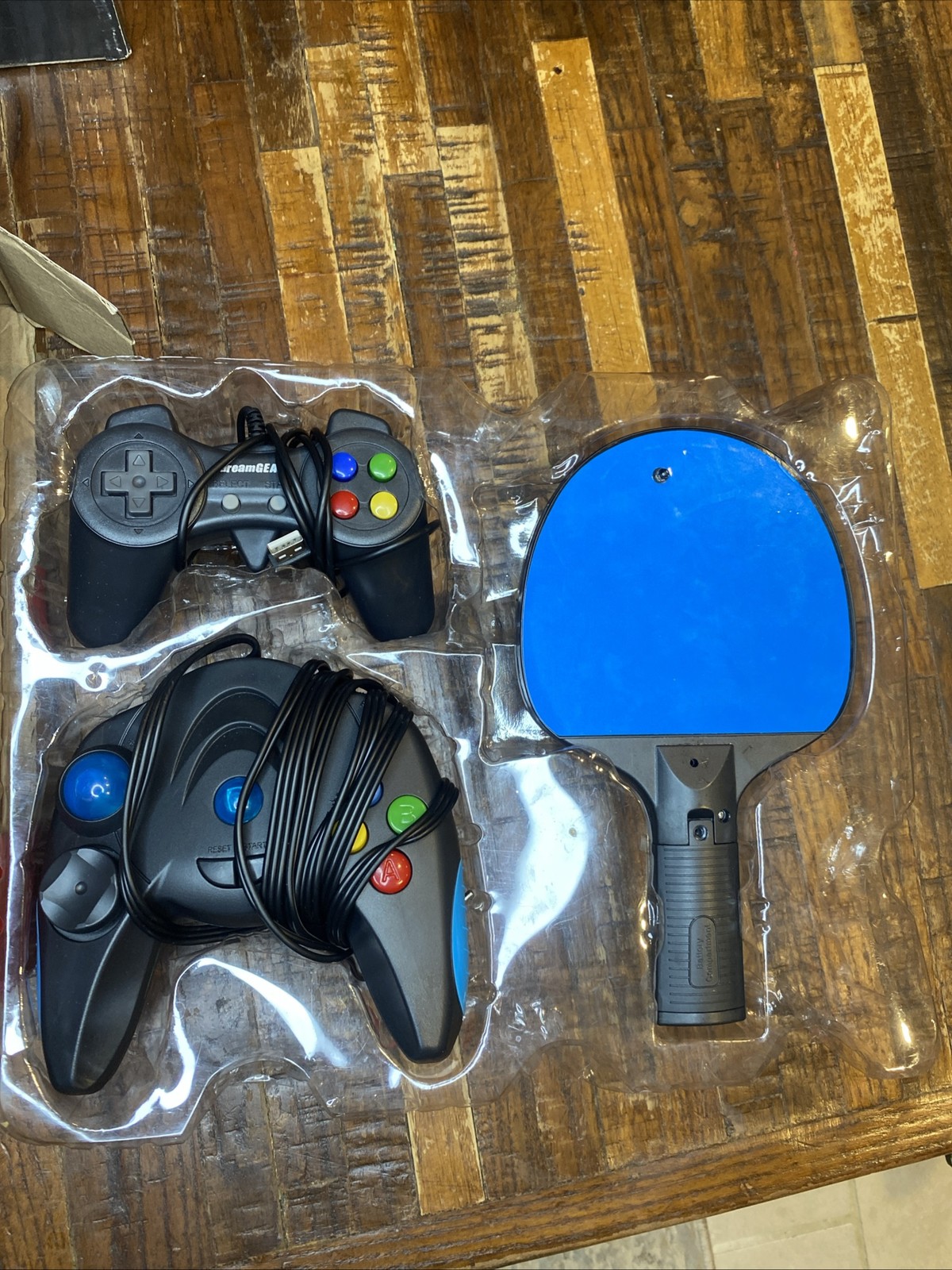 My Arcade Gamestation Wireless Plug & Play Console 300 Games 2 Controllers Box