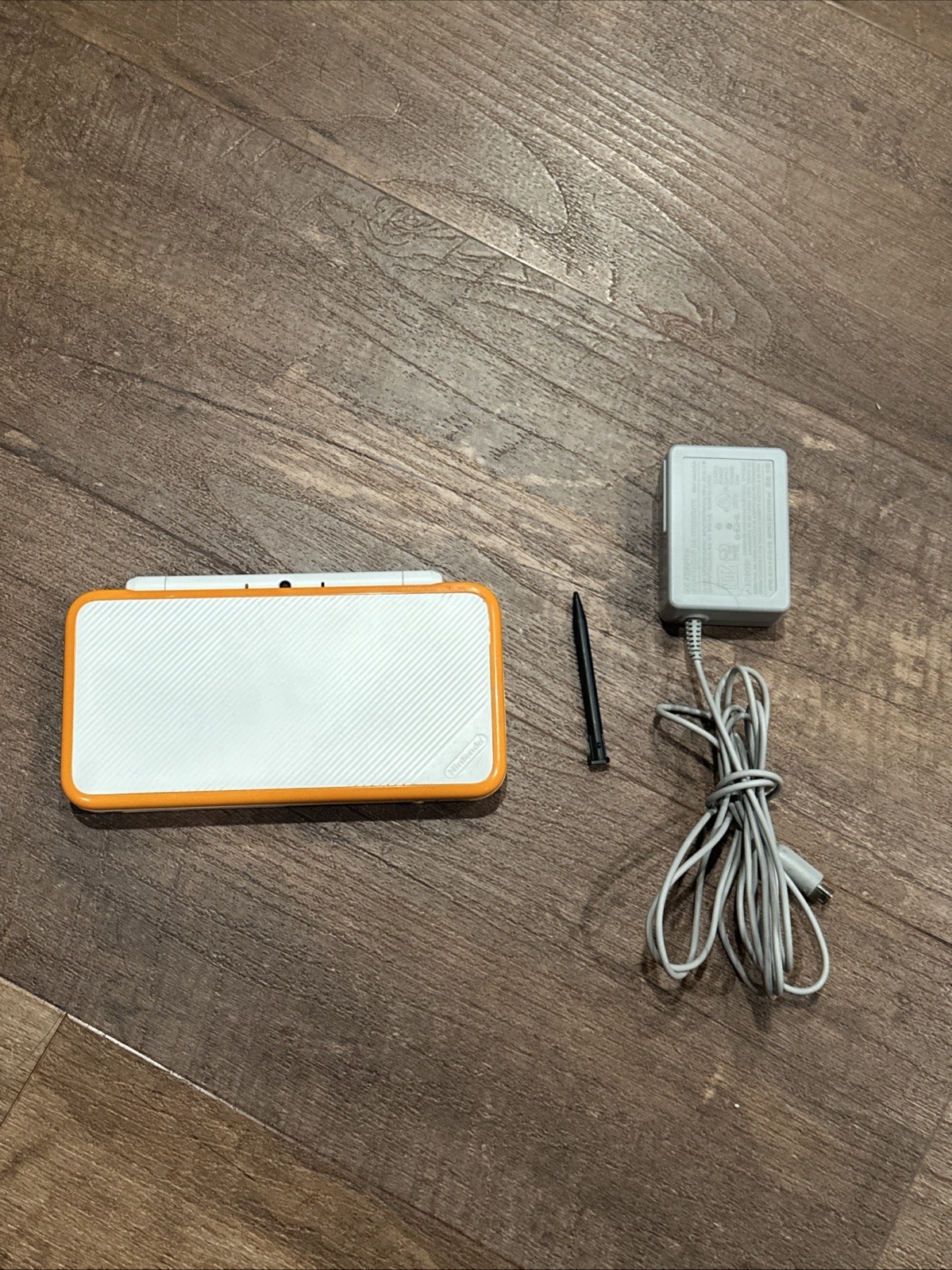 Nintendo “New” 2DS XL Handheld Console – White/Orange – Tested – Case & 7 Games
