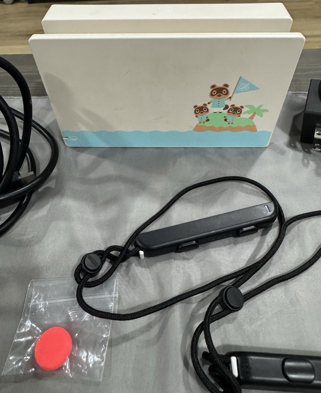 Nintendo Switch 32GB HAC-001(-01) Bundle Animal Crossing Dock + HelloKitty Case