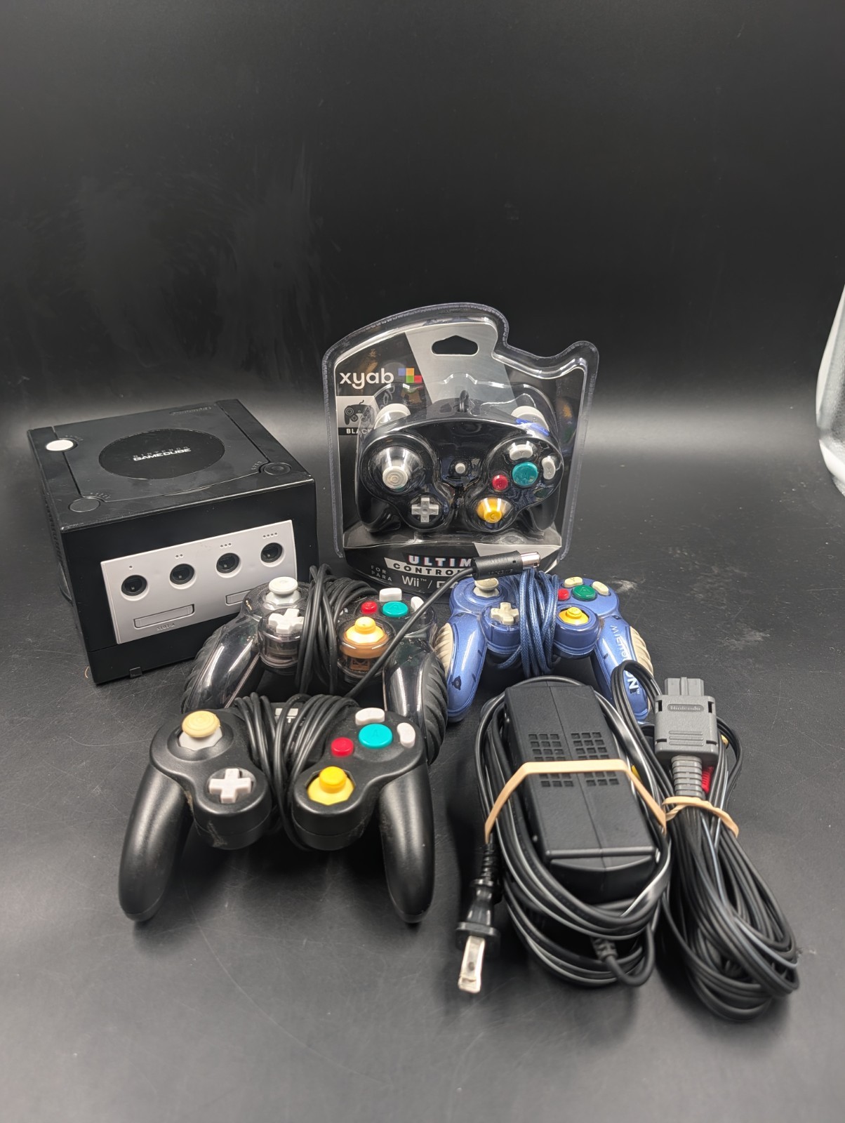 Nintendo GameCube Black Console DOL-001 Console + All Wires And 4 Controllers