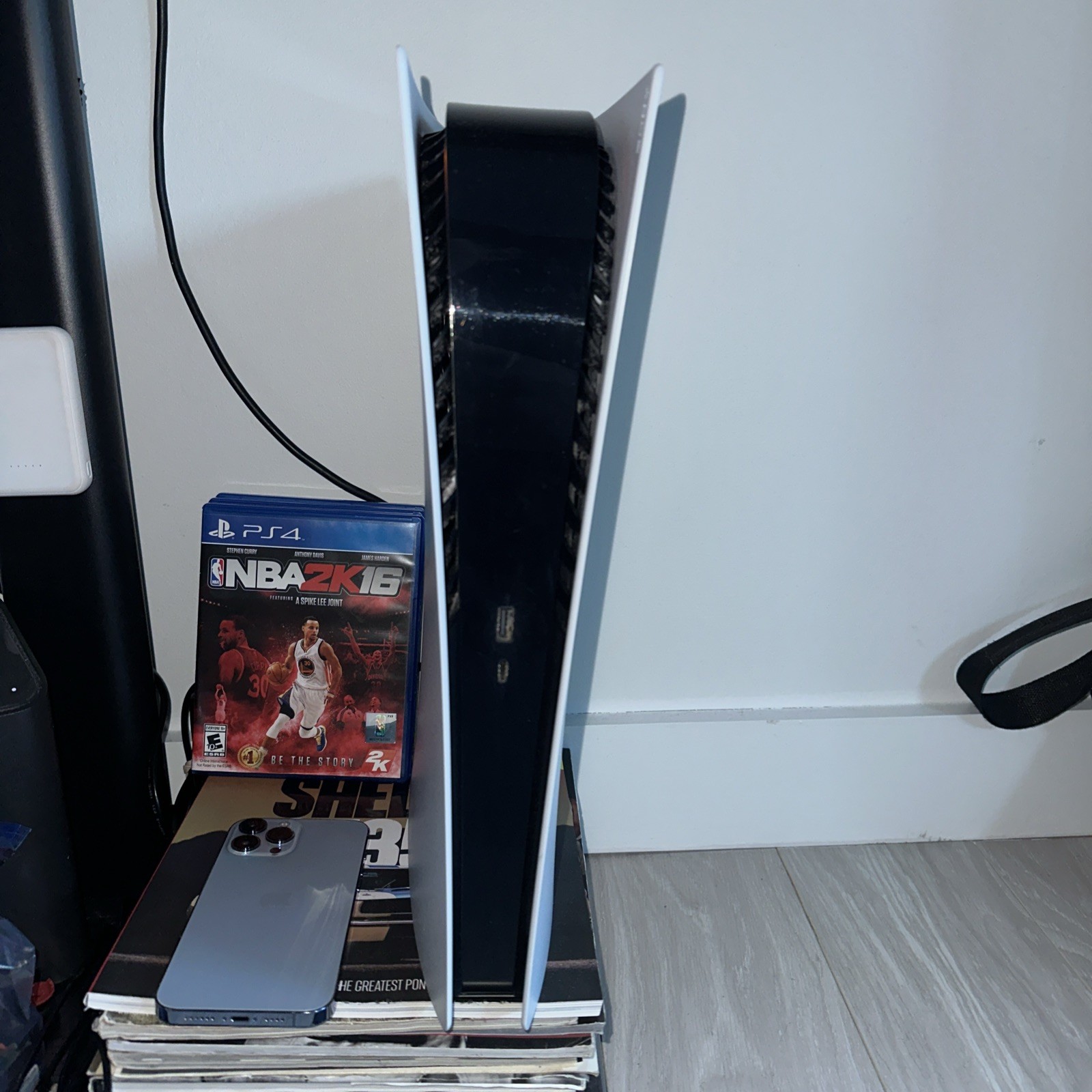 Sony PS5 Digital Edition (Console Only) White CFI-1000 pre-owned