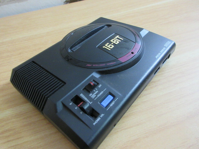 SEGA Mega Drive Mini Set 16 bit Game System Console Vintage HAA-2520 Controller
