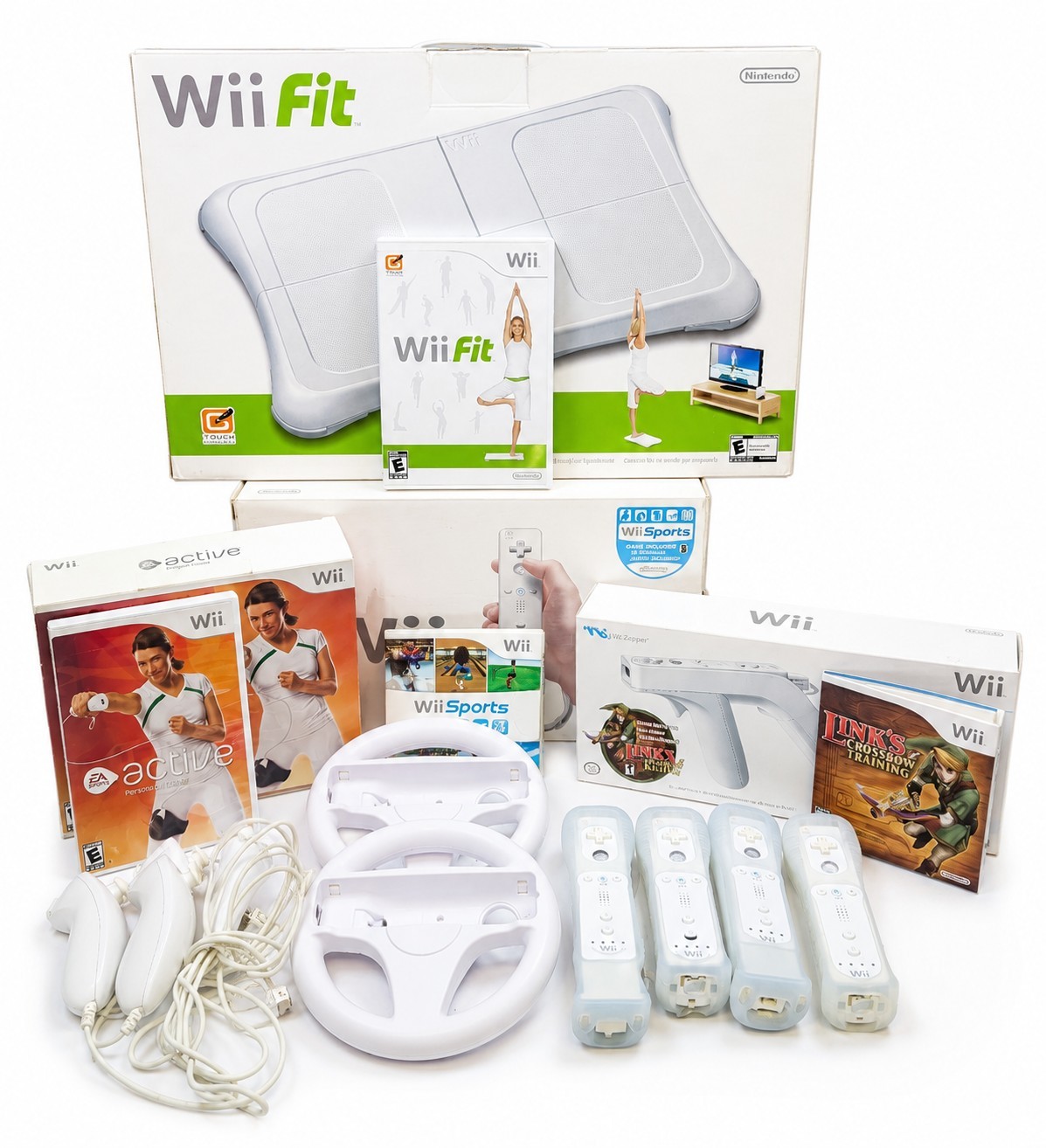 Nintendo Wii Console Bundle CIB Wii Fit Board 4 Remotes Wii Sports Zapper Lot