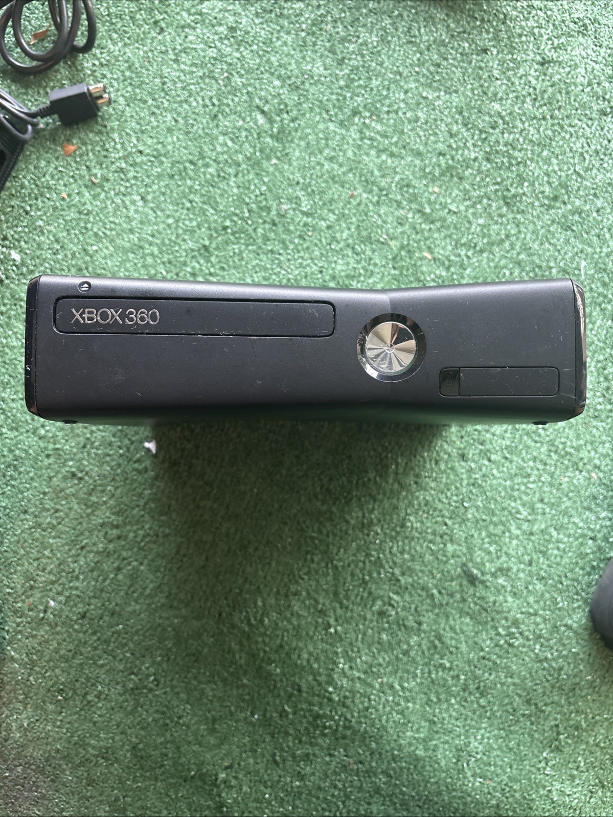 Microsoft Xbox 360 Slim Black with Cords,2 Controllers and Kinect – Un Tested