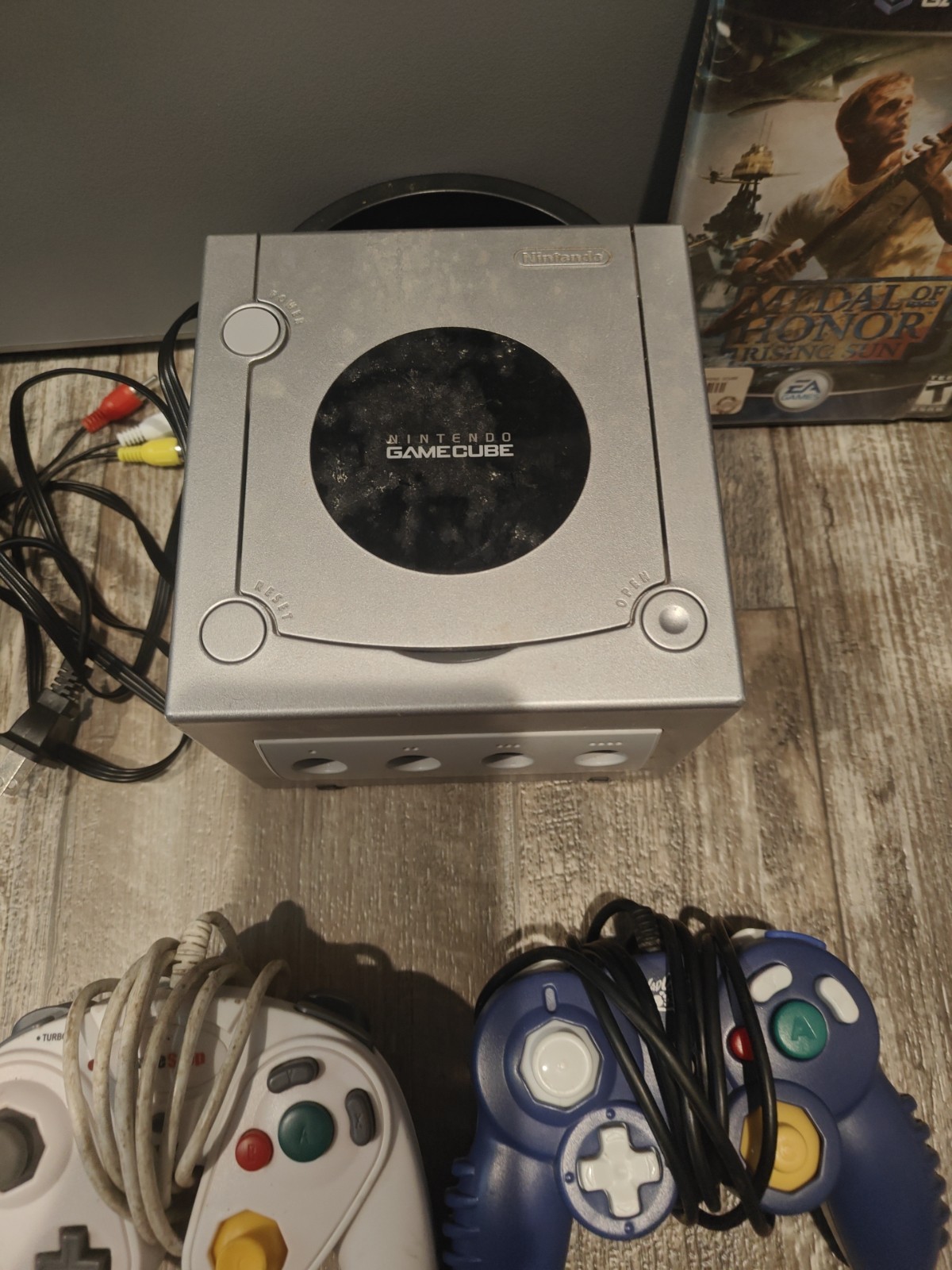 Nintendo GameCube Platinum Console – Silver With Games