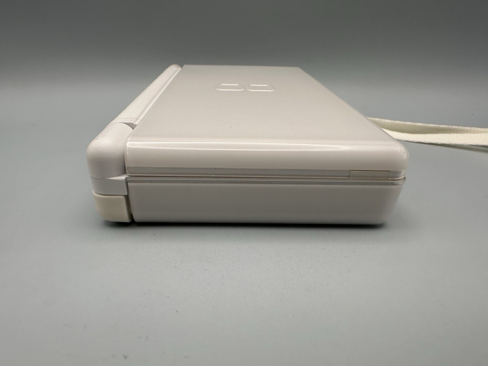 Polar White Nintendo DS Lite Console USG-001 with charger