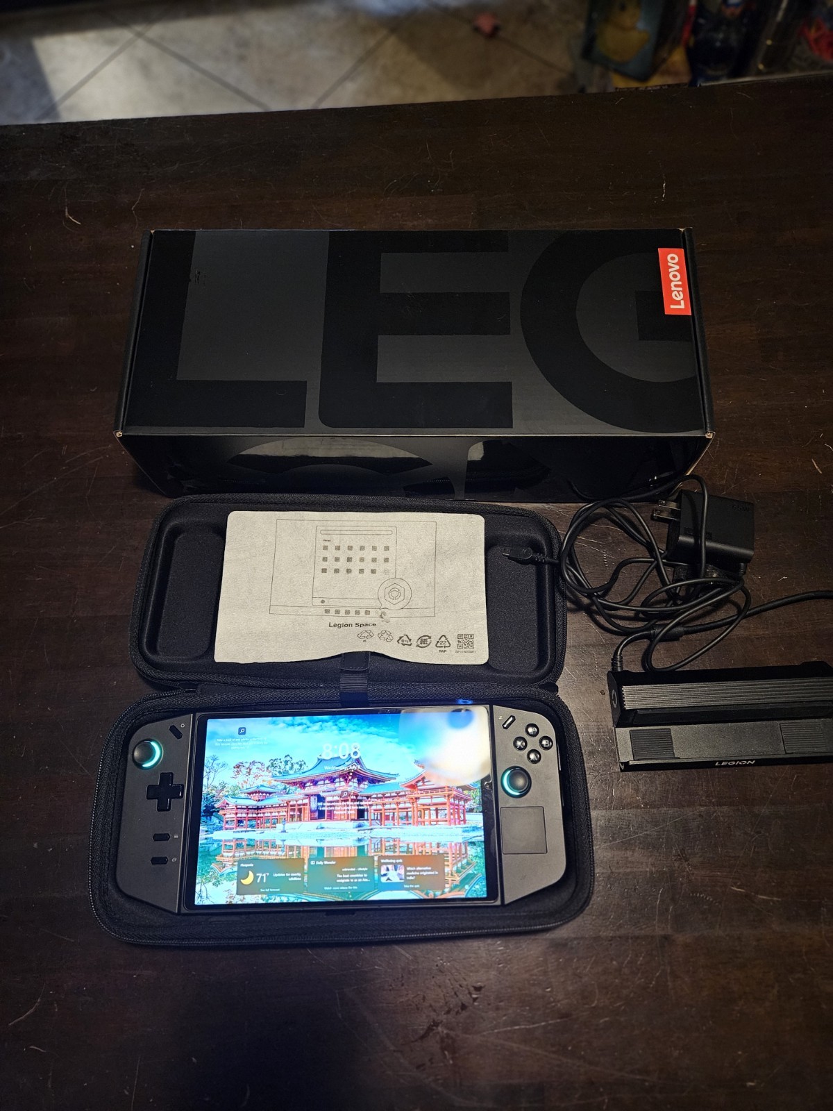 Lenovo Legion Go 8.8” AMD Ryzen Z1 Extreme 16GB RAM 1TB SSD +1TB Micro SD & DOCK