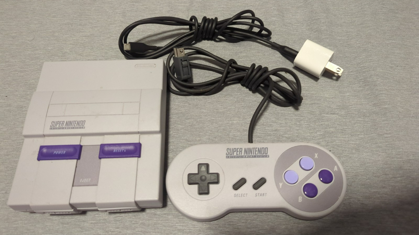 Nintendo Super NES Classic Edition Console w/1 Controller & AC *used/works*