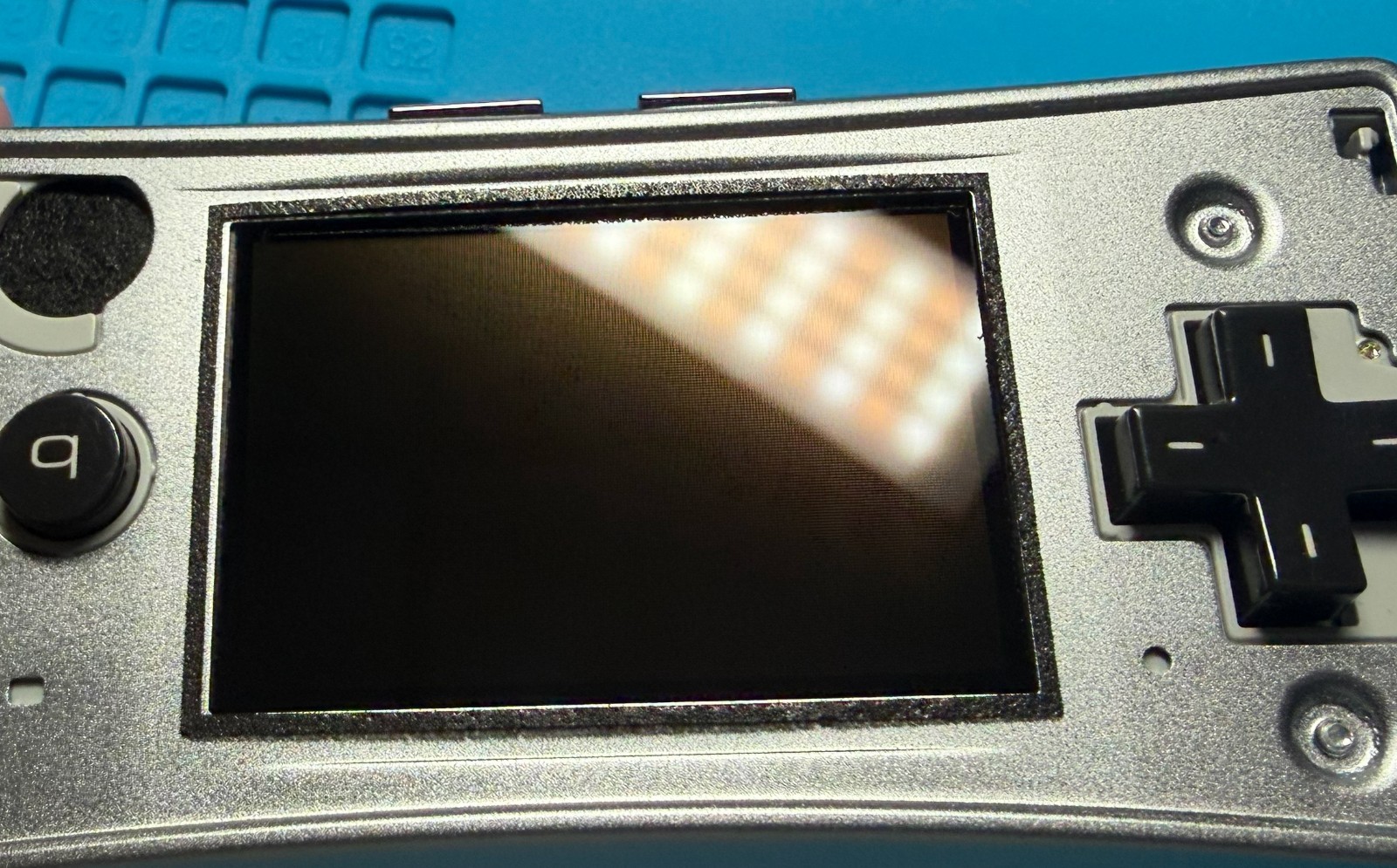 Game Boy Micro Silver – Excellent – New Battery – 2 Games – USB Charger