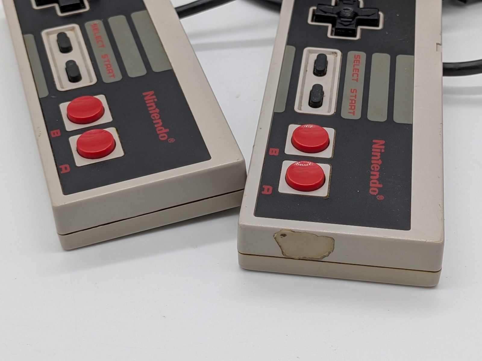 Nintendo NES 1985 Gray Console System 2 Controllers 1Game Works NES-001 Original