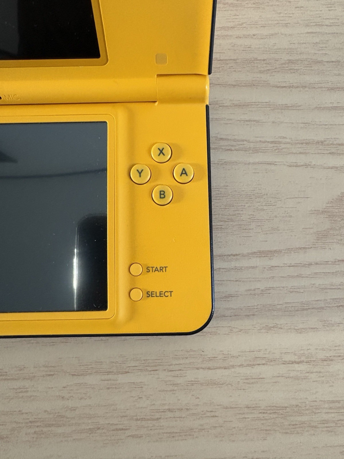 Nintendo DSi LL Yellow Console With charger BOX USED