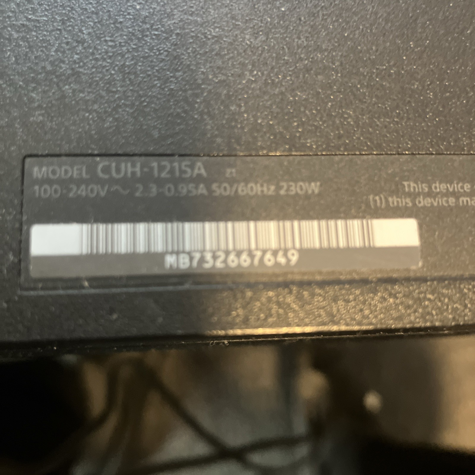 Sony PlayStation 4 Console – 500 GB (CUH1215A) + EXTRAS – DESCRIPTION