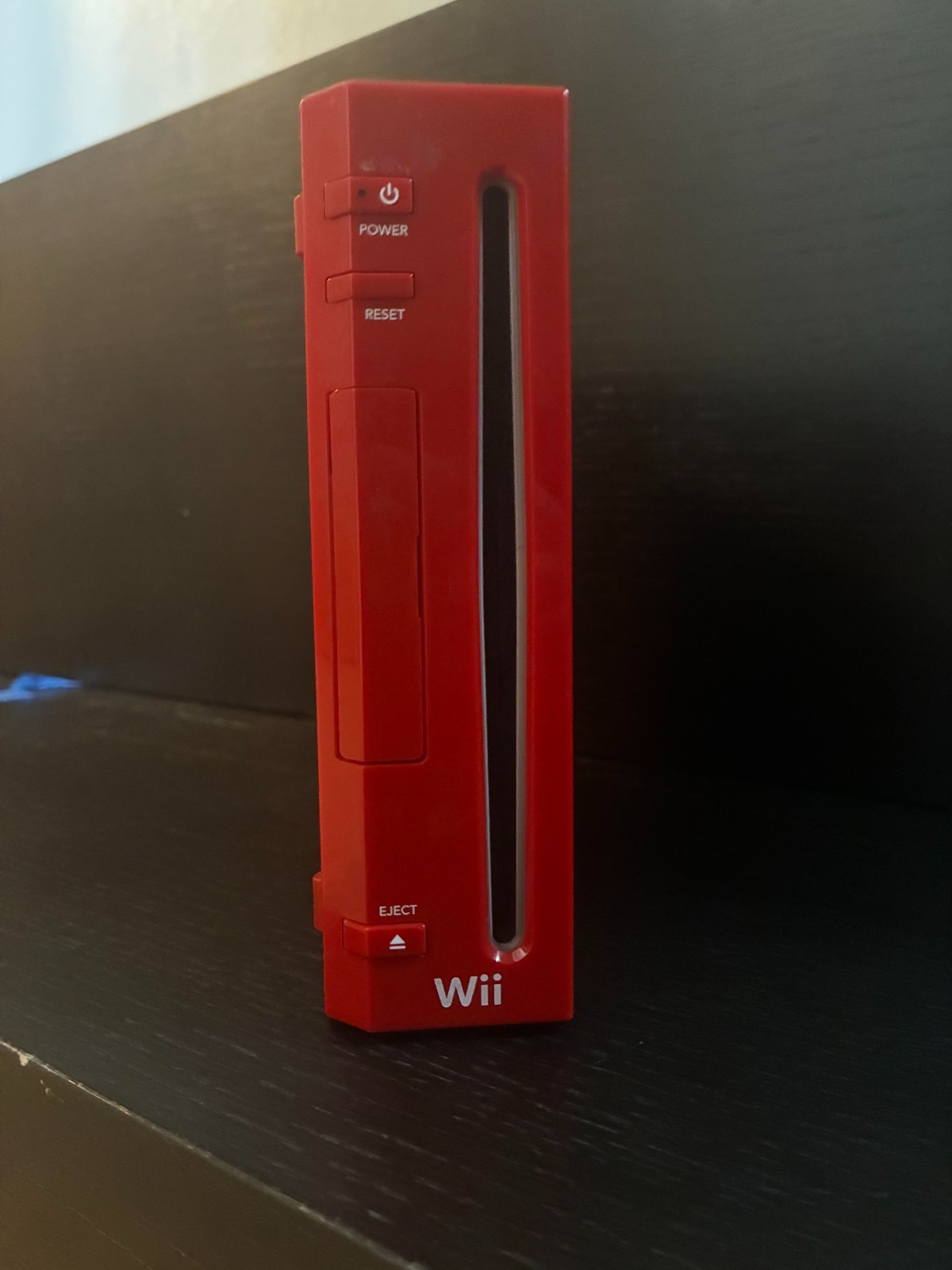 red wii console bundle: white controller,white nunchuck,tv av cable, sensor bar