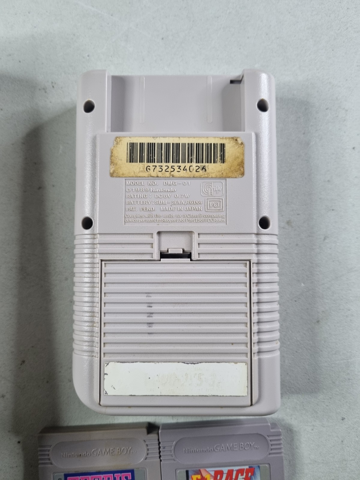 Nintendo Gameboy DMG-01 With Oem Nintendo Hard Case and Games