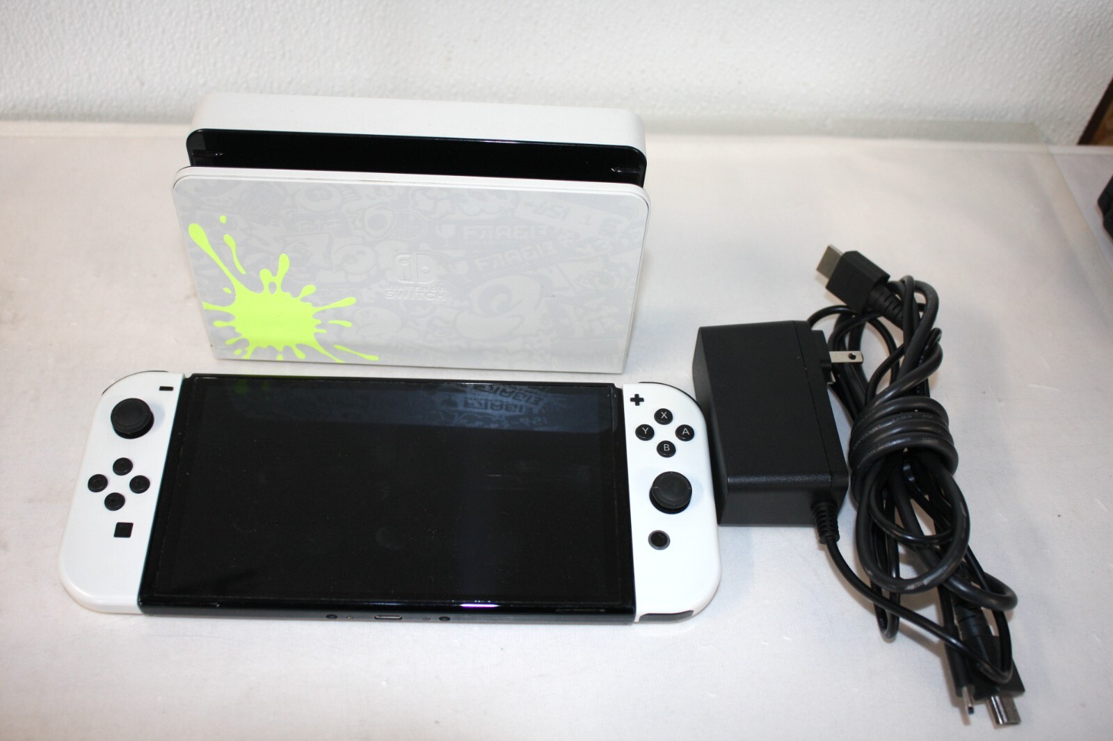 Nintendo Switch OLED HEG-001 Handheld Console White – Complete w/ Dock TESTED!