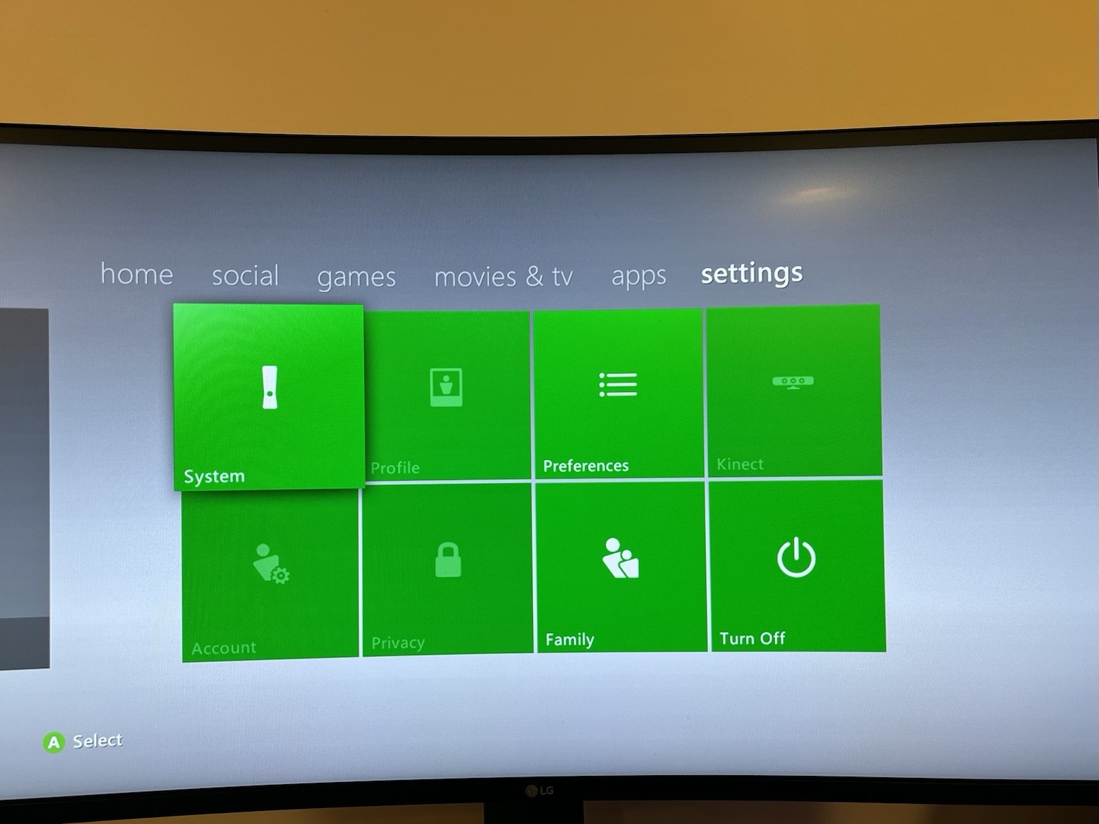 Microsoft Xbox 360 S Video Game Console Bundle W/ 3x Controller, Kinect, Games