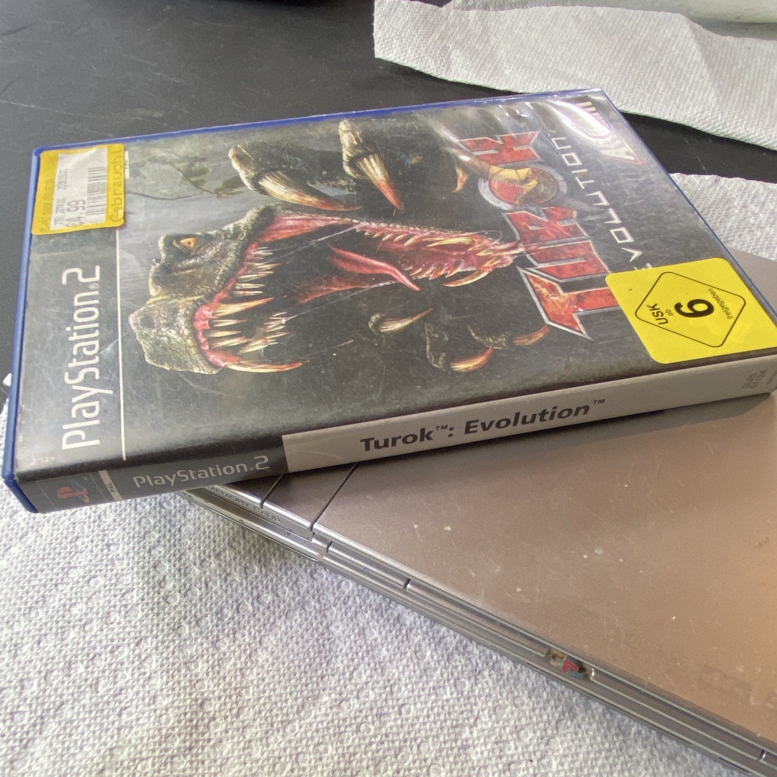 Sony PlayStation 2 Slim Console Silver PAL SCPH-70004 DVD Ethernet-W/ 2 games