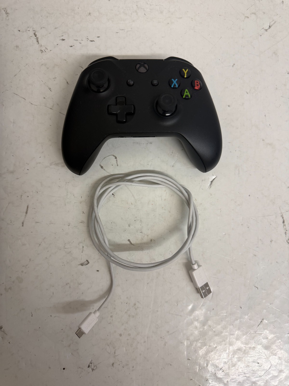 Microsoft Xbox One 500GB Console + Controller Only – Sync Button Broken – #XB3