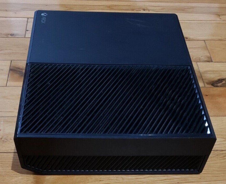 Microsoft Xbox One 1TB Console Bundle, BAD Disc Tray All Digital Works *READ PR