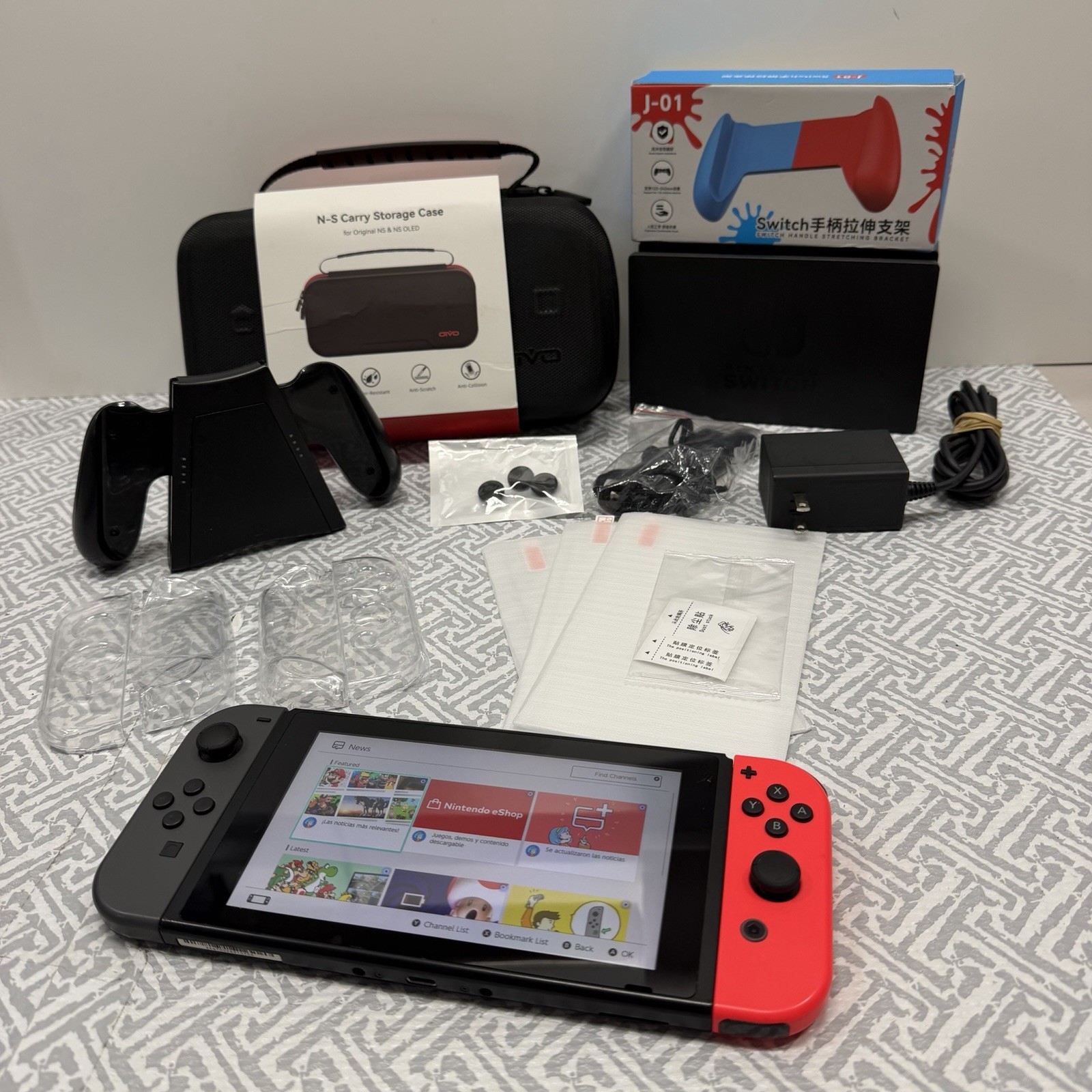 Nintendo Switch V2 Neon Gray/Red Bundle HAC-001(-01) – Case & Accessories READ!