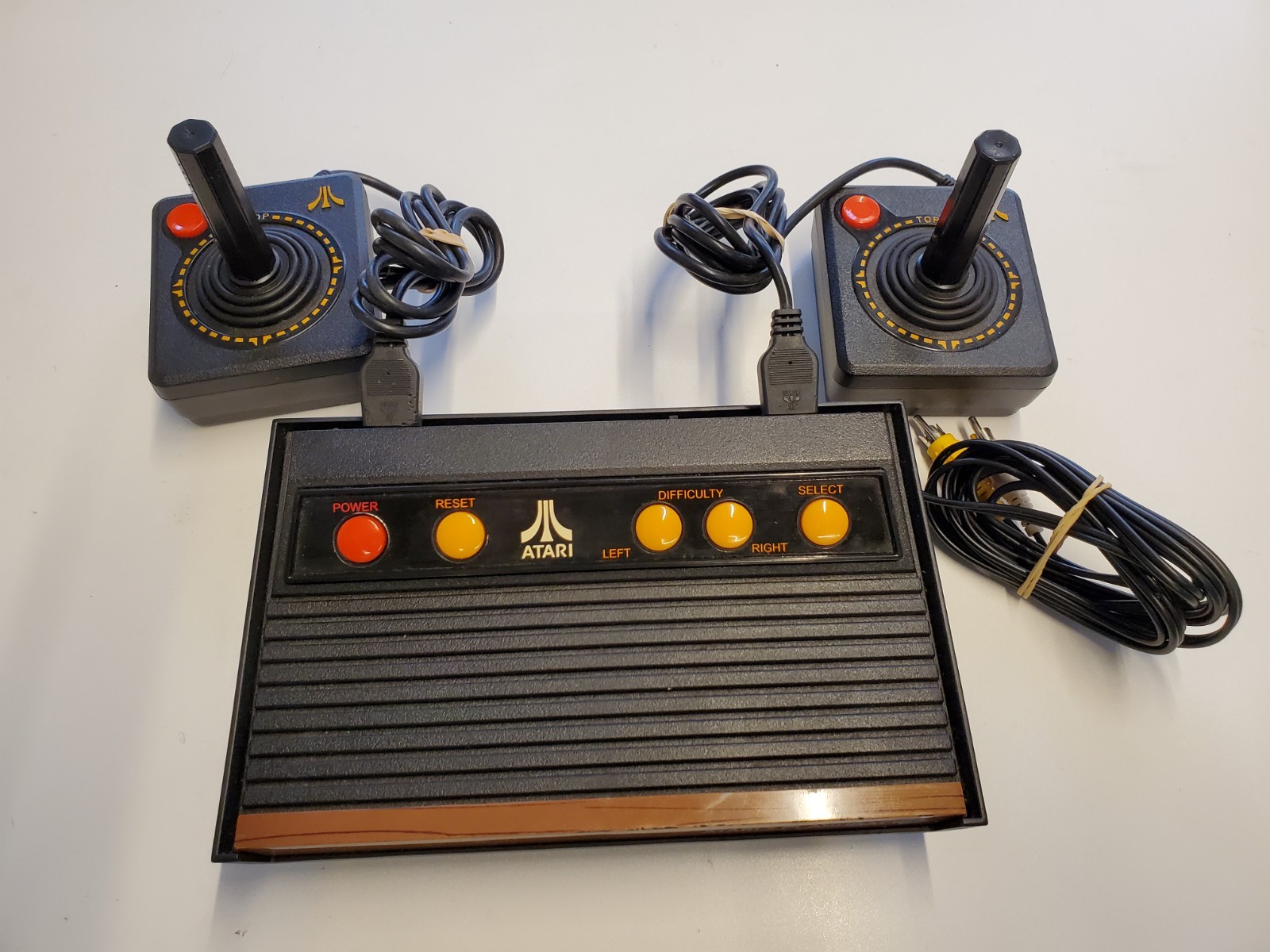 Atari Flashback 2 Classic Game Console W/ 40 BUILT IN GAMES – NO POWER CABLE