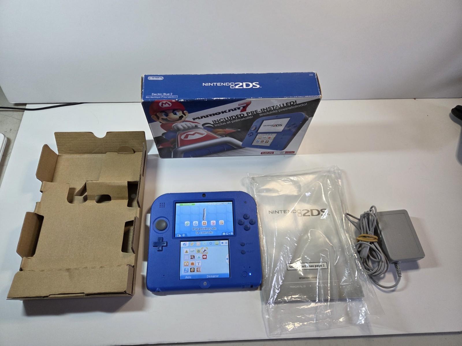 Nintendo 2DS Mario Kart7 Edition In Original Box OEM Charger & Stylus Blue