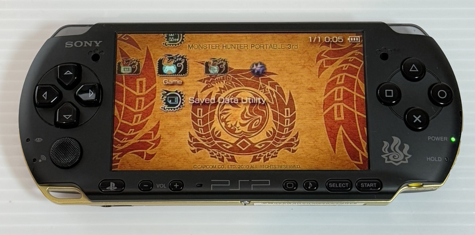 Sony PSP-3000 Console Monster Hunter 3rd Limited Region Free w/4GB – Excellent