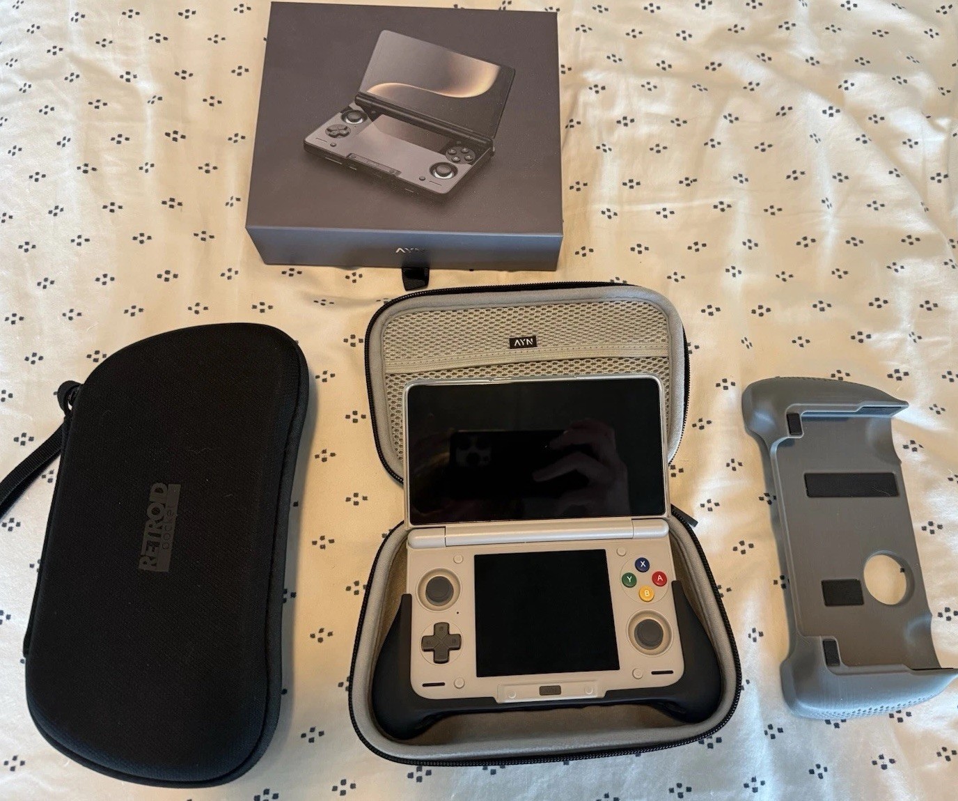 AYN Thor Max 16GB 1TB Rainbow | UFS 4.0 | Full Bundle + Grip + Case | No Wear