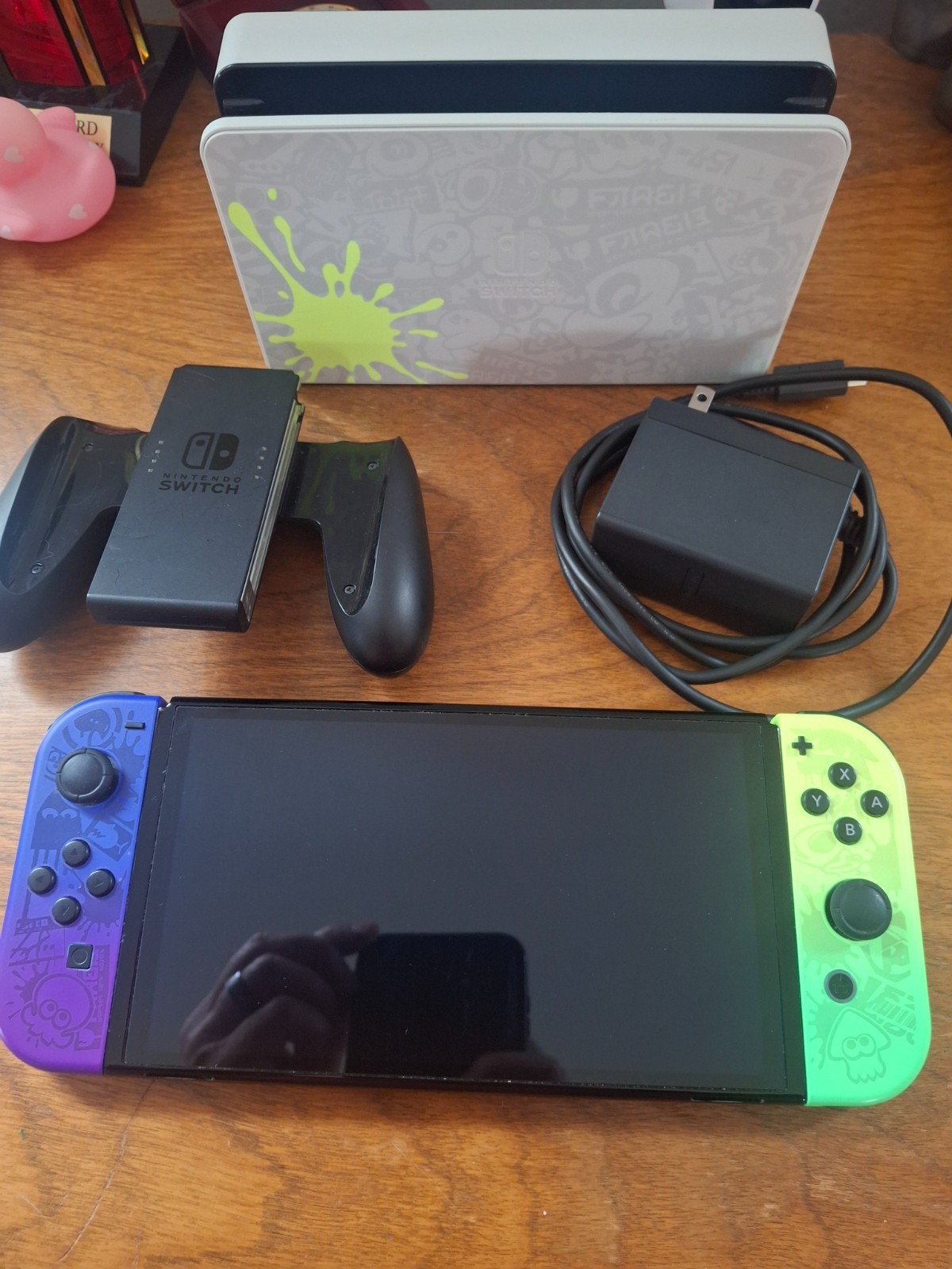 SPLATOON 3 EDITION SWITCH CONSOLE WITH JOYCONS, DOCK, CHARGER, AND GRIP