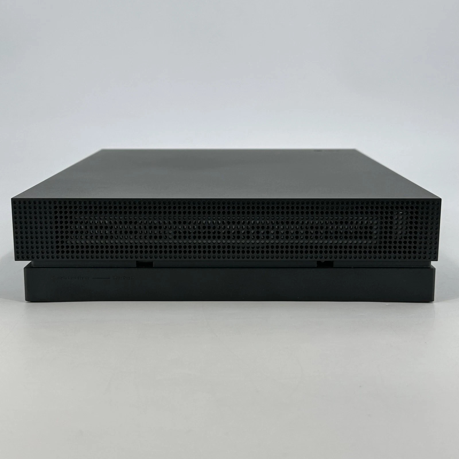 Microsoft Xbox One X Console Black 1TB w/ Controller/HDMI/Power Cord – Very Good