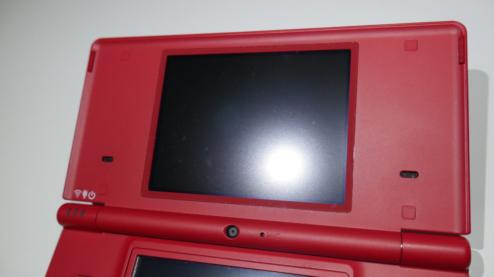Nintendo DSi Console With Official Charger & Stylus (Very Good Condition / Red)