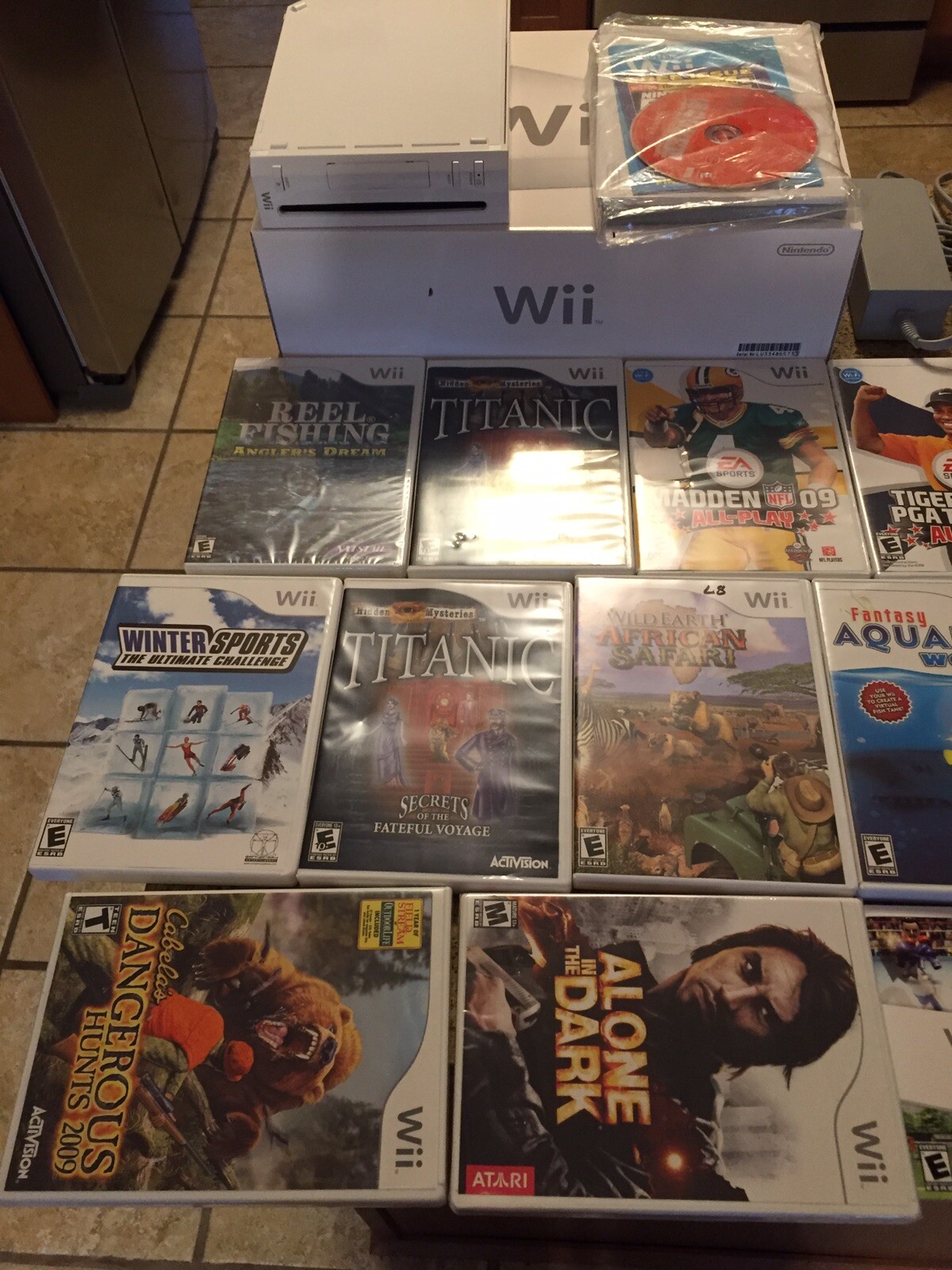 WII NINTENDO CONSOLE BUNDLE GAMES AND ACCESSORIES
