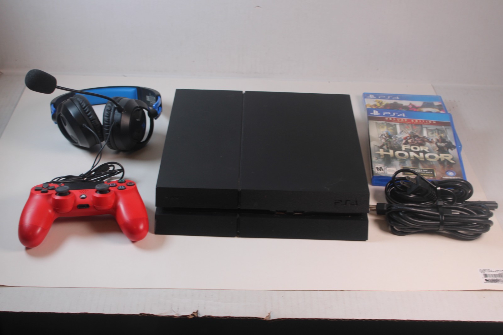 Sony PS4 Console 500GB PlayStation 4 CUH-1215A, 1 controller, 2 games, head Set