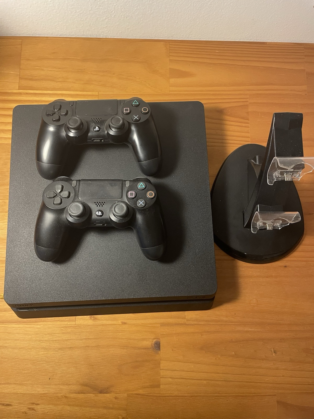 Sony PlayStation 4 Slim 500GB Home Console – Black (Price Negociable )
