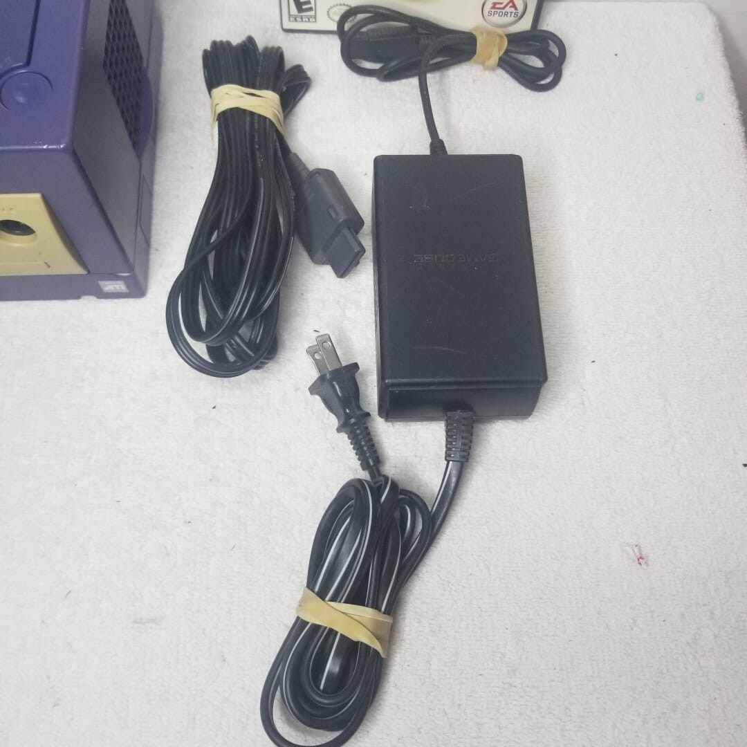 Nintendo GameCube Bundle / Model DOL-001 Indigo + 2 controllers + 5 games